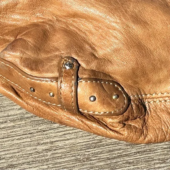 Hayden-Harnett Brown Leather Havana Hobo Spacious Bag Magnetic Closure - Picture 4 of 15